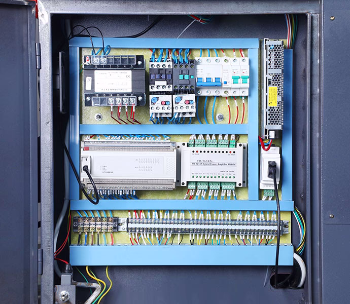 Шкаф управления автоматического одностоечного ленточнопильного станка по металлу GZ4250A-1674