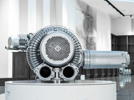 Воздуходувка двухступенчатая IRV-X004-069 (1110 м³/ч, 16,5 кВт)