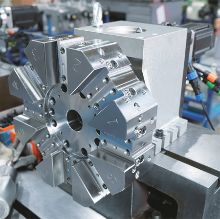 Токарный станок с наклонной станиной с ЧПУ IRT-iT 35