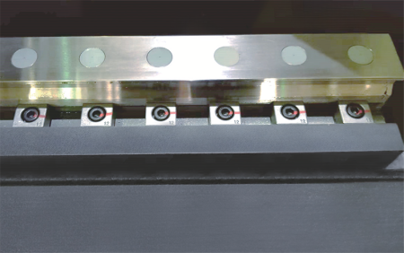 Токарный станок с наклонной станиной с ЧПУ IRT-T5.2-500Q