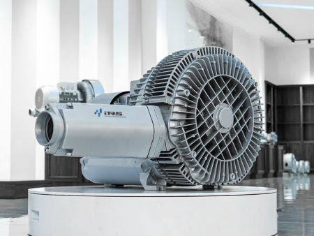 Воздуходувка двухступенчатая IRV-X004-069 (1110 м³/ч, 16,5 кВт)