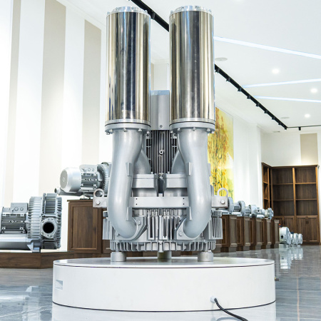 Воздуходувка двухступенчатая IRV-X004-075 (2050 м³/ч, 12,5 кВт)