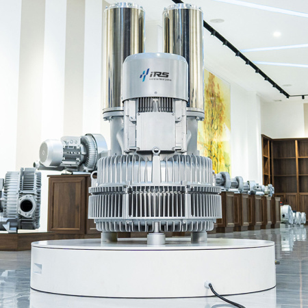 Воздуходувка двухступенчатая IRV-X004-075 (2050 м³/ч, 12,5 кВт)