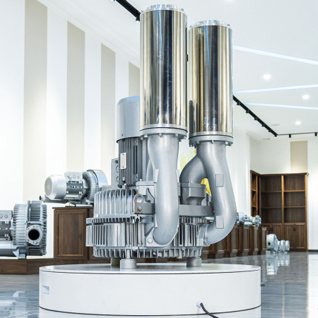 Воздуходувка двухступенчатая IRV-X004-075 (2050 м³/ч, 12,5 кВт)