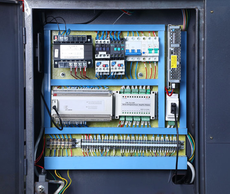 Автоматический двухстоечный ленточнопильный станок по металлу GZ4260A-1674