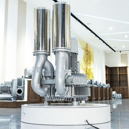 Воздуходувка двухступенчатая IRV-X004-075 (2050 м³/ч, 12,5 кВт)