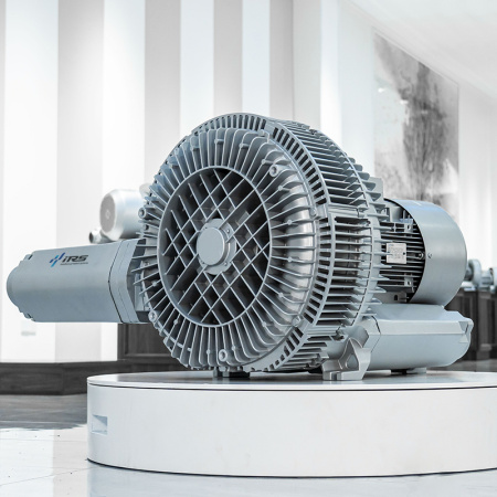 Воздуходувка двухступенчатая IRV-X004-069 (1110 м³/ч, 16,5 кВт)