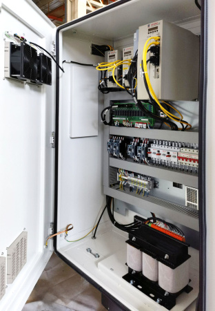 Токарный станок с ЧПУ IRT HTM186-300