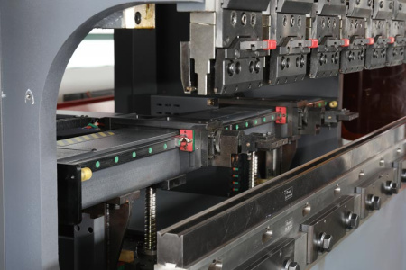 NG-3512 Листогибочный пресс с сервоприводом по доступным ценам в нашем каталоге. 