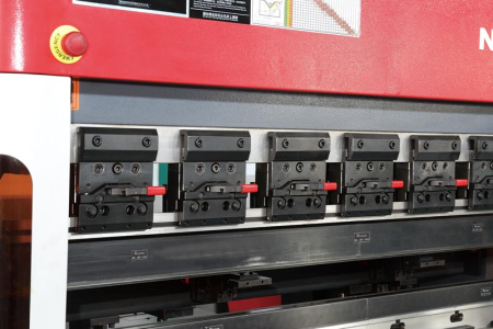 NG-3512 Листогибочный пресс с сервоприводом по доступным ценам в нашем каталоге. 