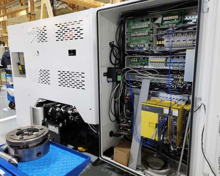 Токарный станок с наклонной станиной с ЧПУ IRT-T5.1-500Q