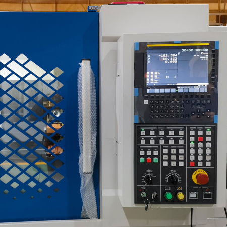 Токарный станок с наклонной станиной с ЧПУ IRT-iT 35L