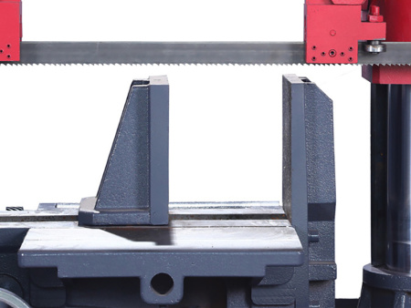 Полуавтоматический двухстоечный ленточнопильный станок по металлу GB4232A-1674