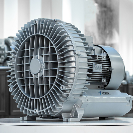 Воздуходувка одноступенчатая IRV-X004-065 (1050 м³/ч, 8,5 кВт)