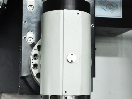 Пятиосевой фрезерный обрабатывающий центр IRT-KDVM1060VA