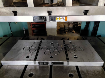 DM-TPA2 Магнитная плита для крепления штампа на штамповочных прессах и термопластавтоматах